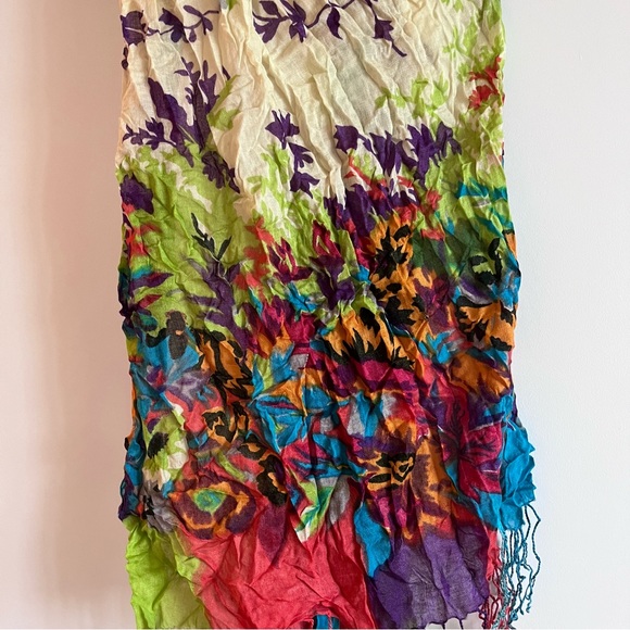 BNWOT VIBRANT FLORAL SPRING SCARF - Picture 7 of 8